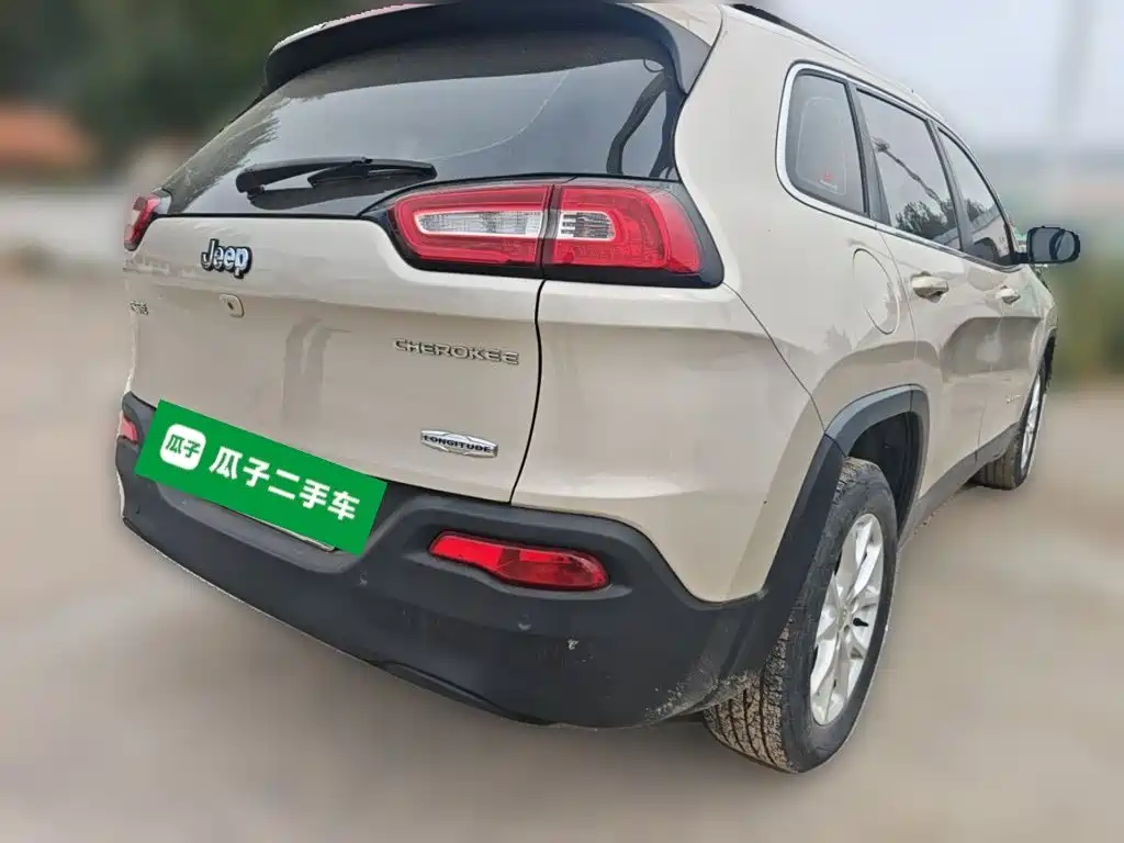Jeep Cherokee — миниатюра 4