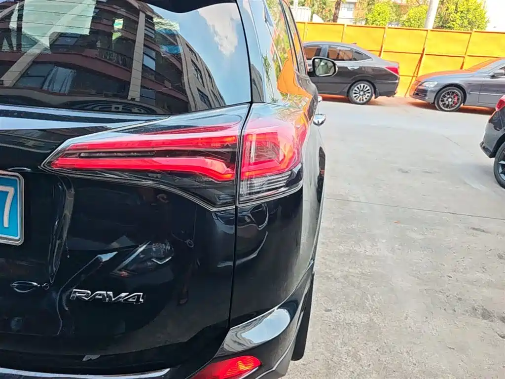 Toyota RAV4 2016 2.0L CVT V