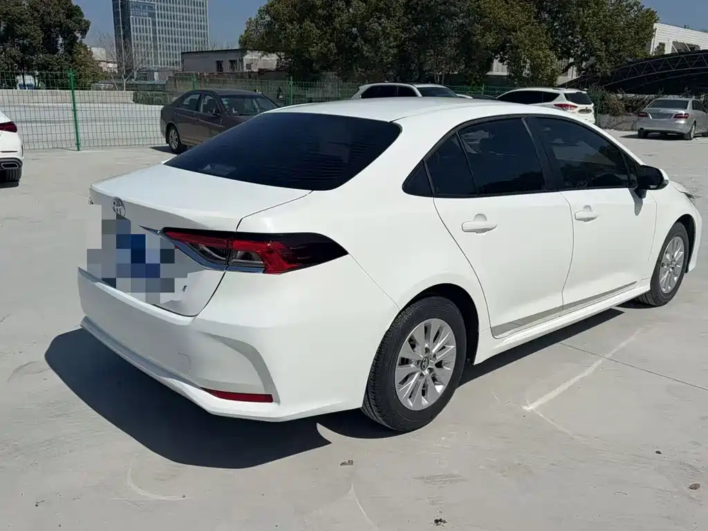 Toyota Corolla — миниатюра 6