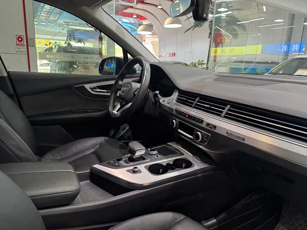 Audi Q7 2019 45 TFSI Comfort