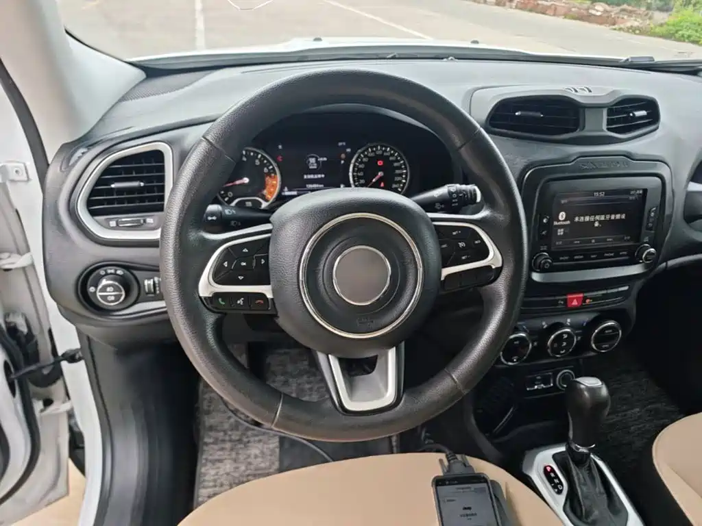 Jeep Renegade — миниатюра 11