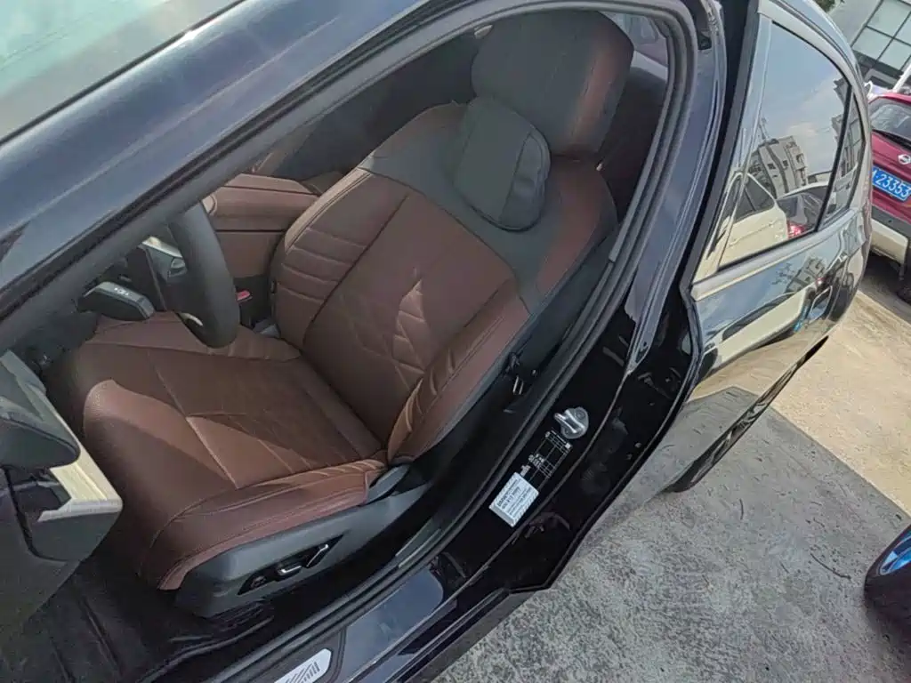 BMW 5 Series — миниатюра 15