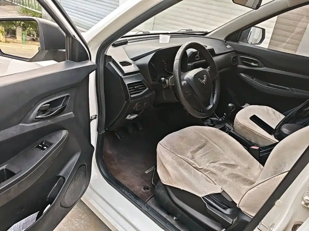 Wuling Hongguang — миниатюра 12