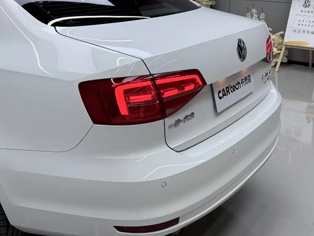 Volkswagen Sagitar — миниатюра 3