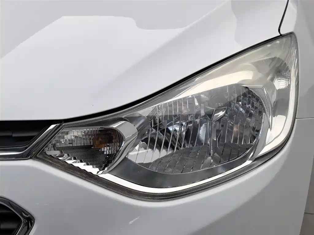 Chevrolet Sail 2015 3 1.5L MT