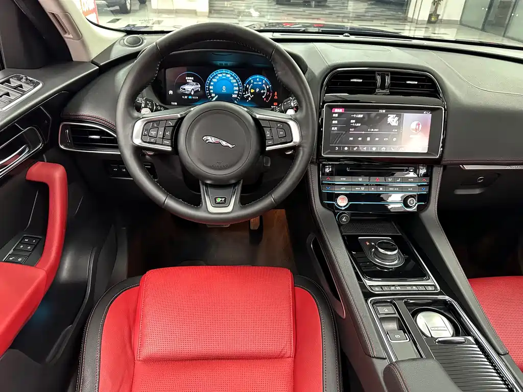 Jaguar F-PACE — миниатюра 33