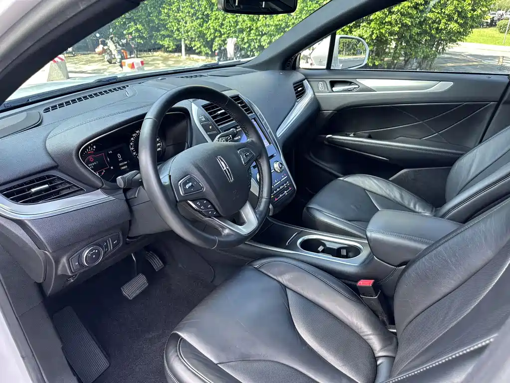 Lincoln MKC — миниатюра 7