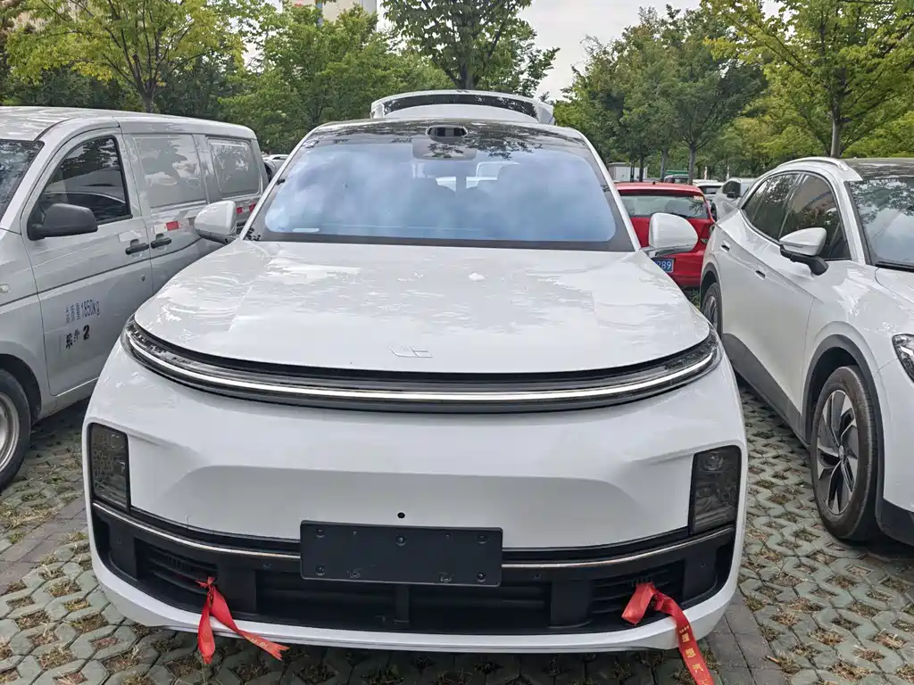 Li Auto Li L8 — миниатюра 2
