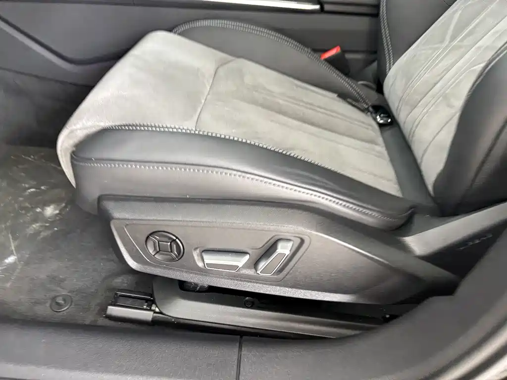 Audi A6L — миниатюра 12
