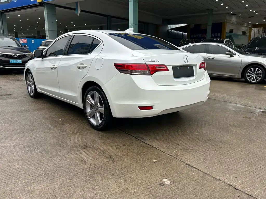 Acura ILX 2013 2.0L