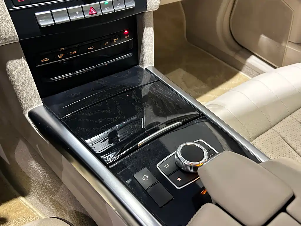 Mercedes-Benz E-Class — миниатюра 13