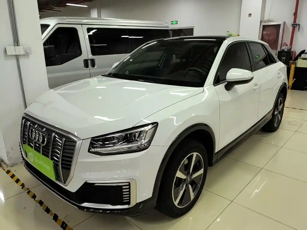 Audi Q2L e-tron — миниатюра 2