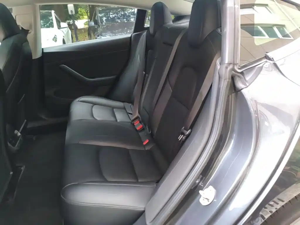 Tesla Model 3 — миниатюра 17