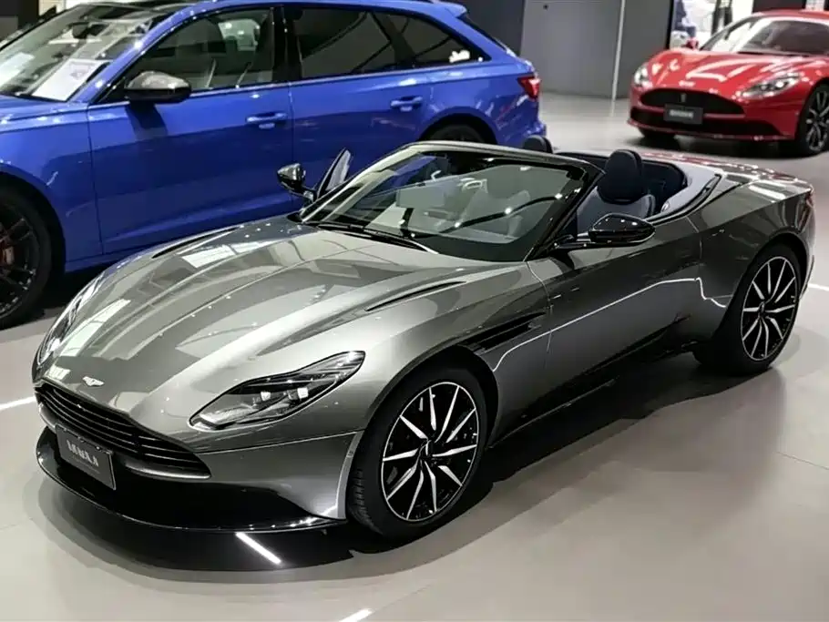 Купить Aston Martin DB11