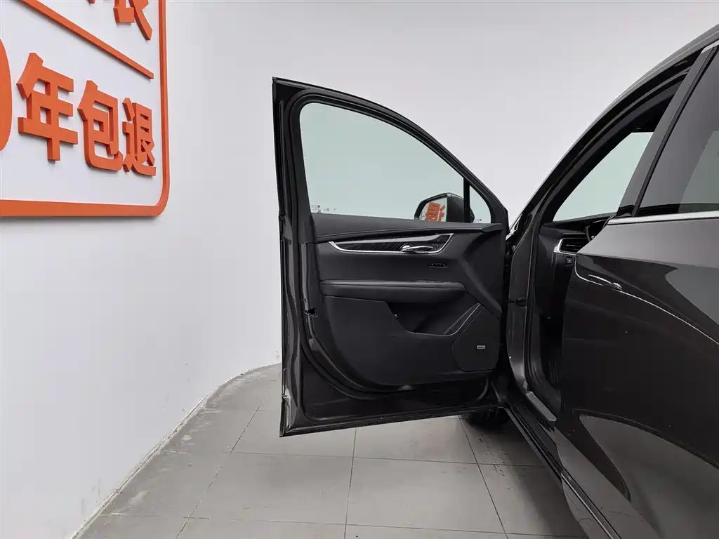 Cadillac XT6 2020 28T мест Luxury