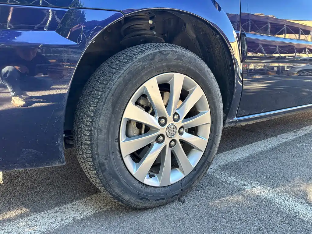 Buick GL8 — миниатюра 9