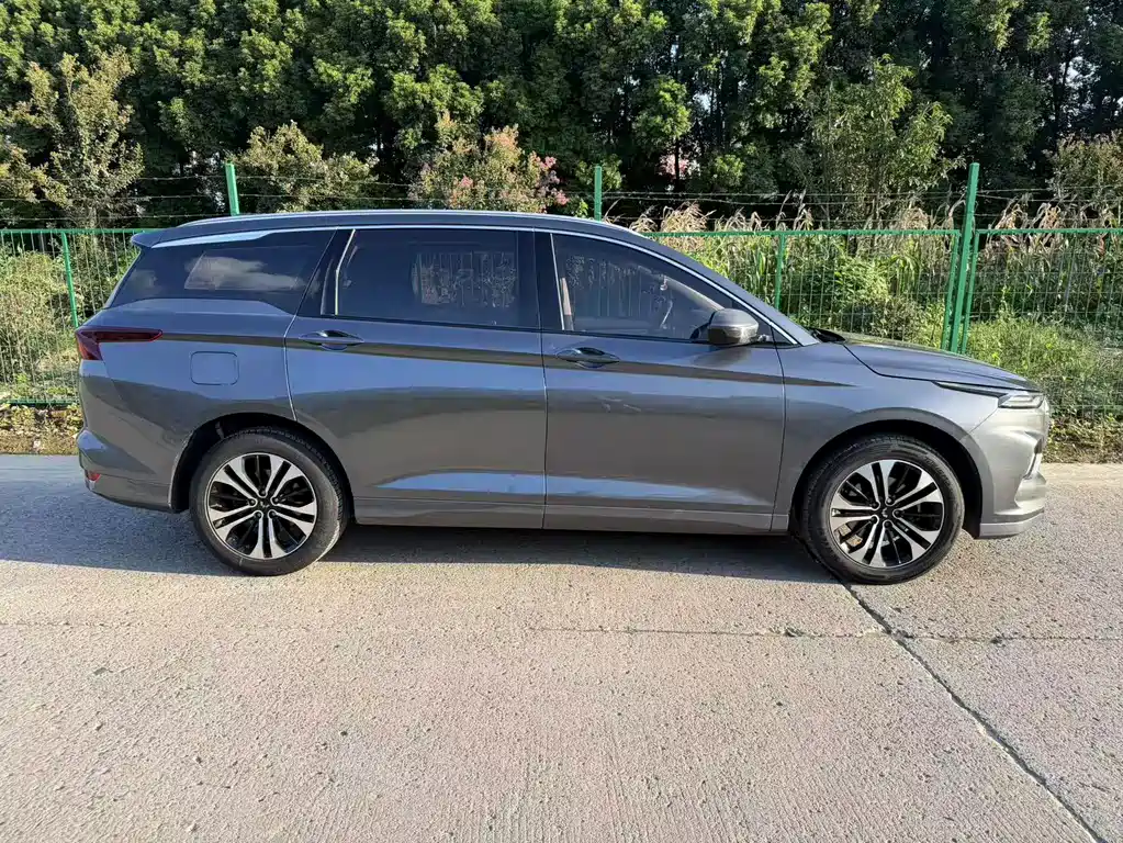 Wuling Victory — миниатюра 6