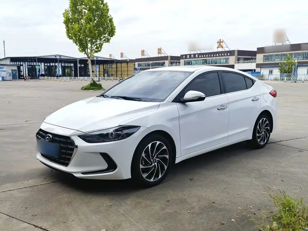 Hyundai Elantra — миниатюра 2