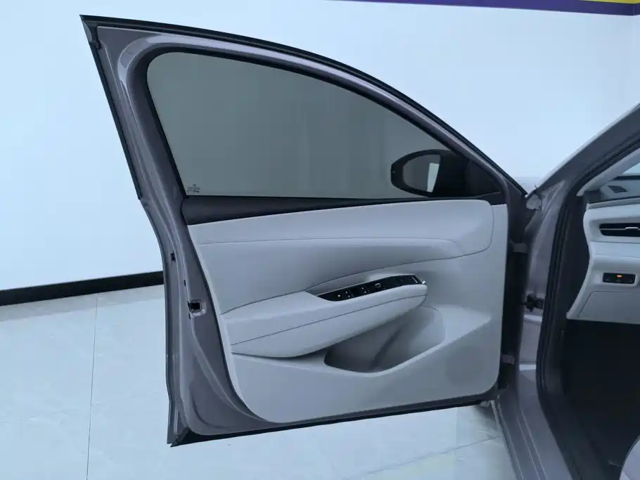 Volkswagen Lavida — миниатюра 7