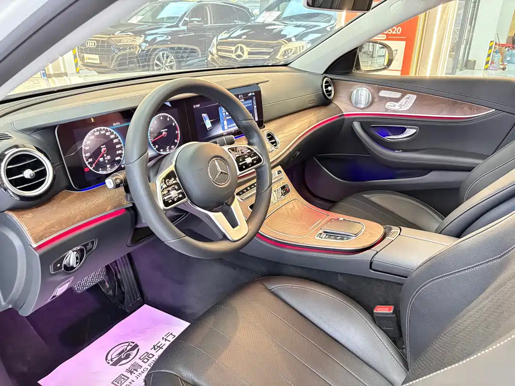 Mercedes-Benz E-Class — миниатюра 11