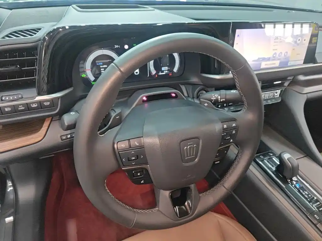 Toyota Crown (Import) — миниатюра 10