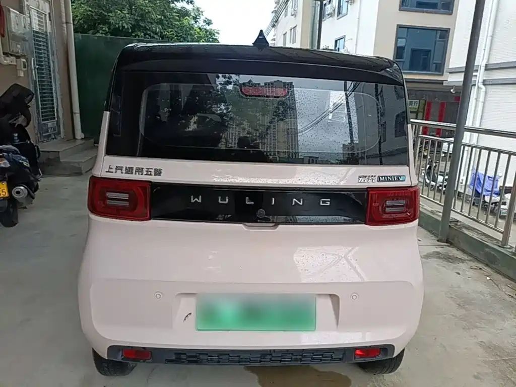 Wuling MINIEV — миниатюра 6