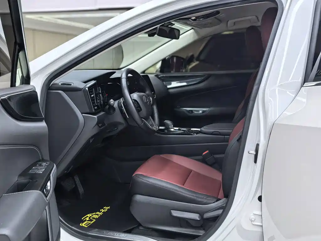 Lexus NX — миниатюра 10