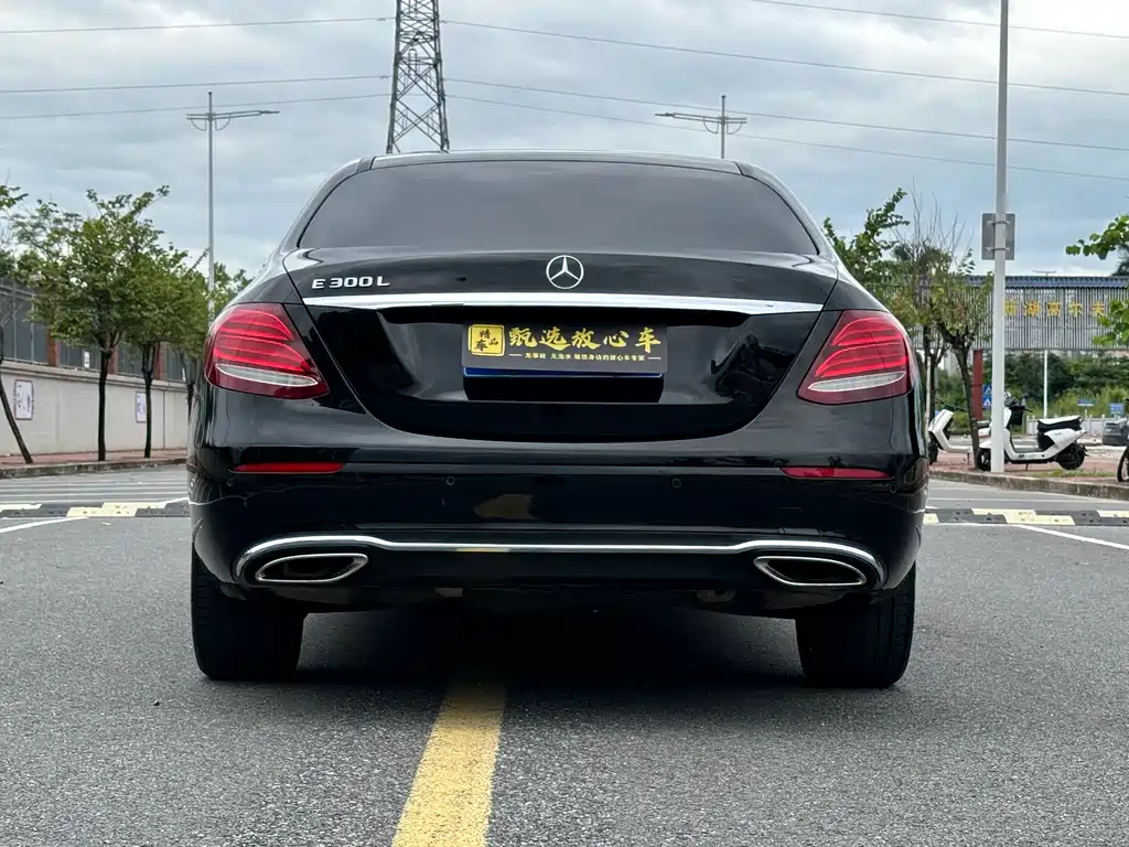 Mercedes-Benz E-Class — миниатюра 5