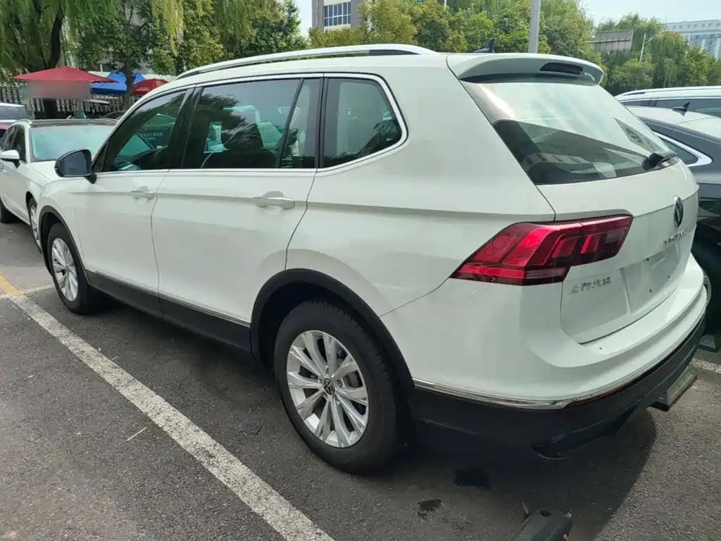 Volkswagen Tiguan L — миниатюра 5