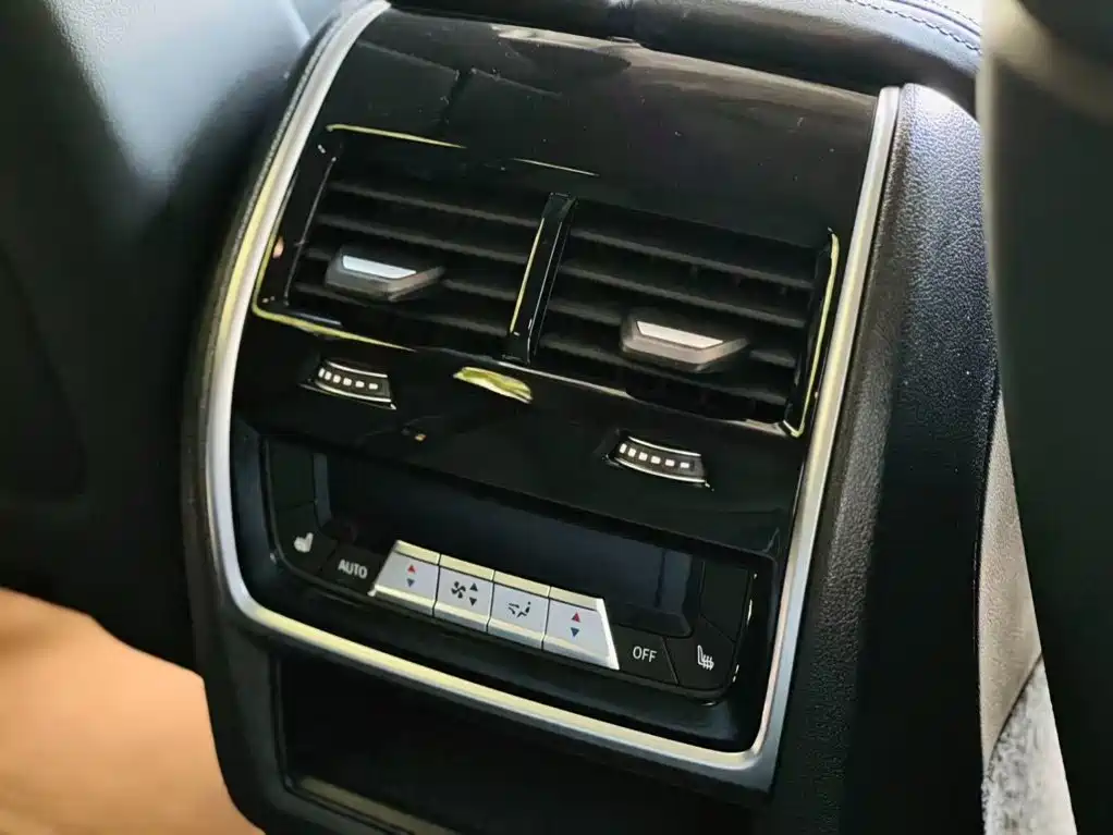 BMW XM — миниатюра 21