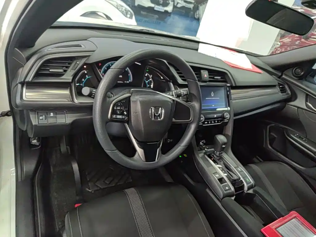 Honda Civic — миниатюра 10