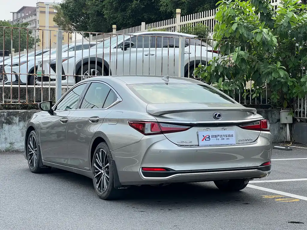 Lexus ES — миниатюра 18
