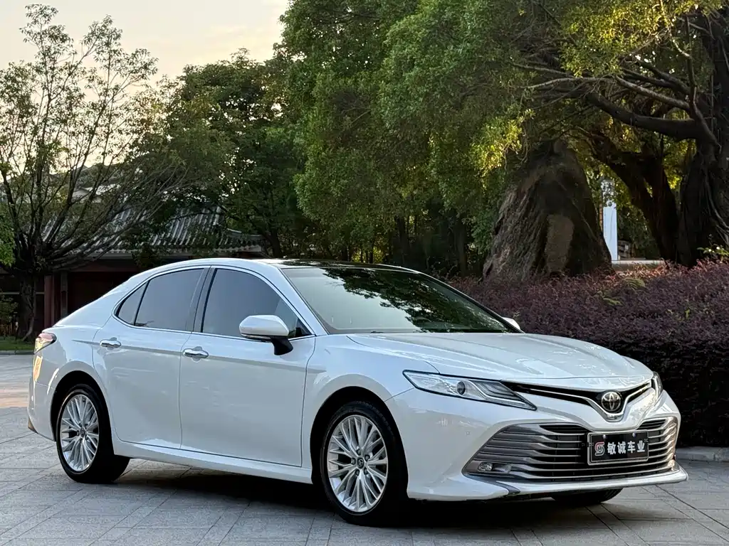 Toyota Camry — миниатюра 3