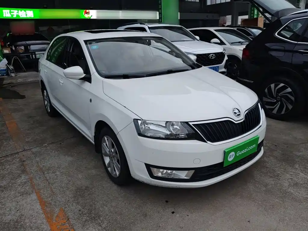 Skoda Rapid — миниатюра 4