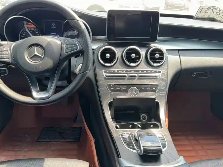 Mercedes-Benz C-Class — миниатюра 2