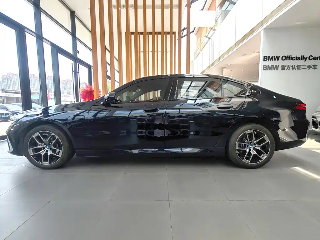 BMW i5 2024 eDrive 35L Premium M Sport