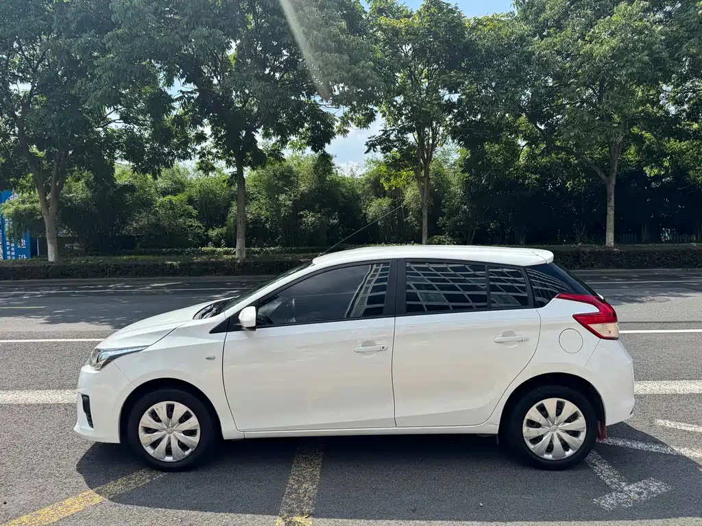 Toyota Yaris L — миниатюра 8