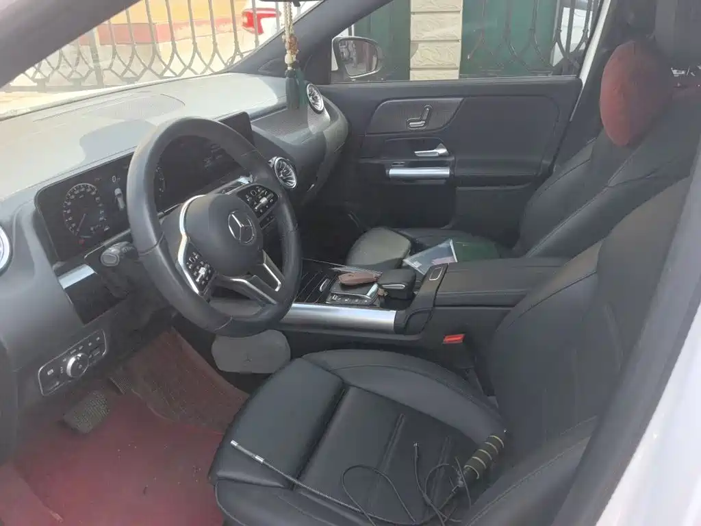 Mercedes-Benz GLA — миниатюра 11