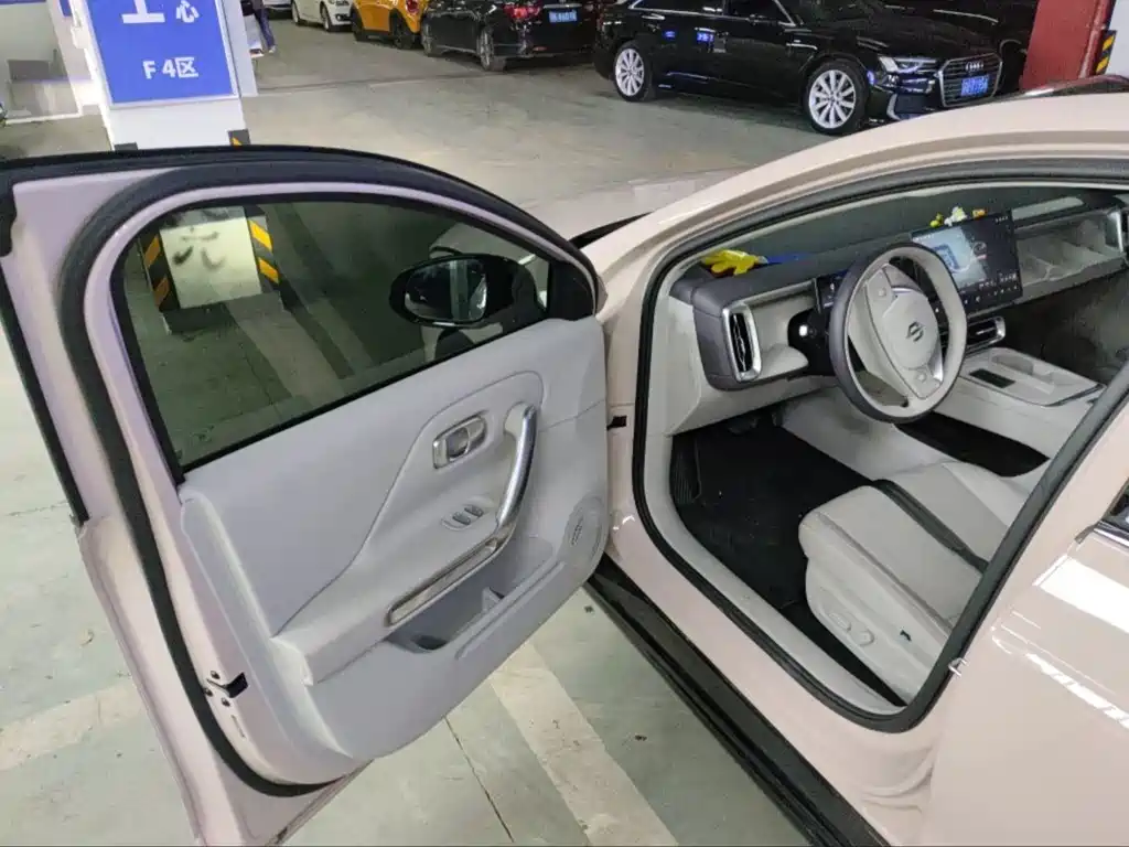 Leapmotor B01 2025 650