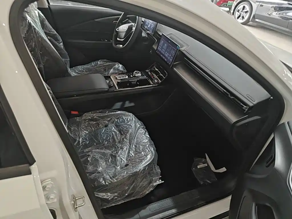 Wuling 五菱E5 — миниатюра 25
