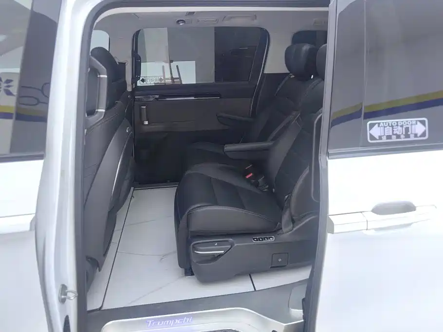 GAC Motor 传祺E8 PHEV — миниатюра 11