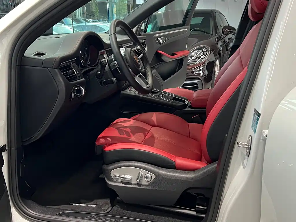 Porsche Macan — миниатюра 8