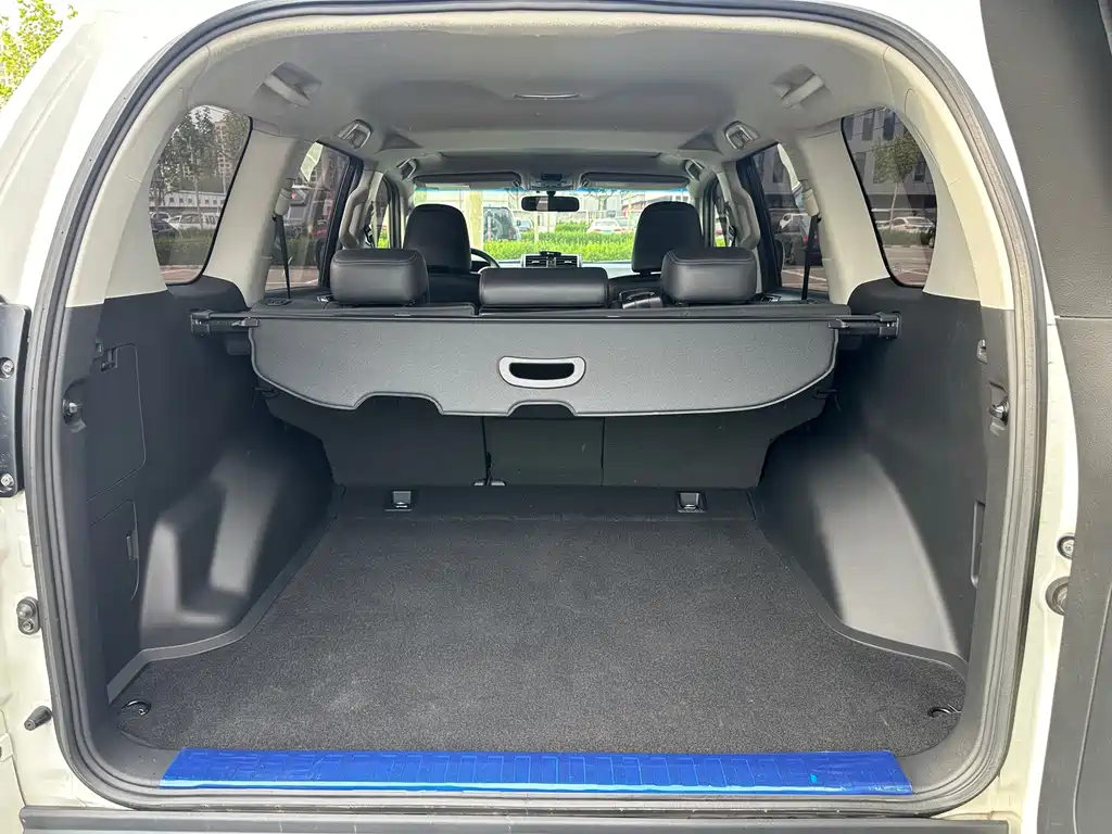 Toyota Land Cruiser Prado 2016 2.7L AT Standard