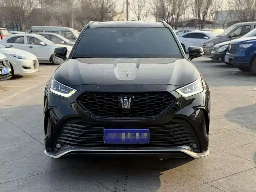 Toyota Crown Kluger — миниатюра 3