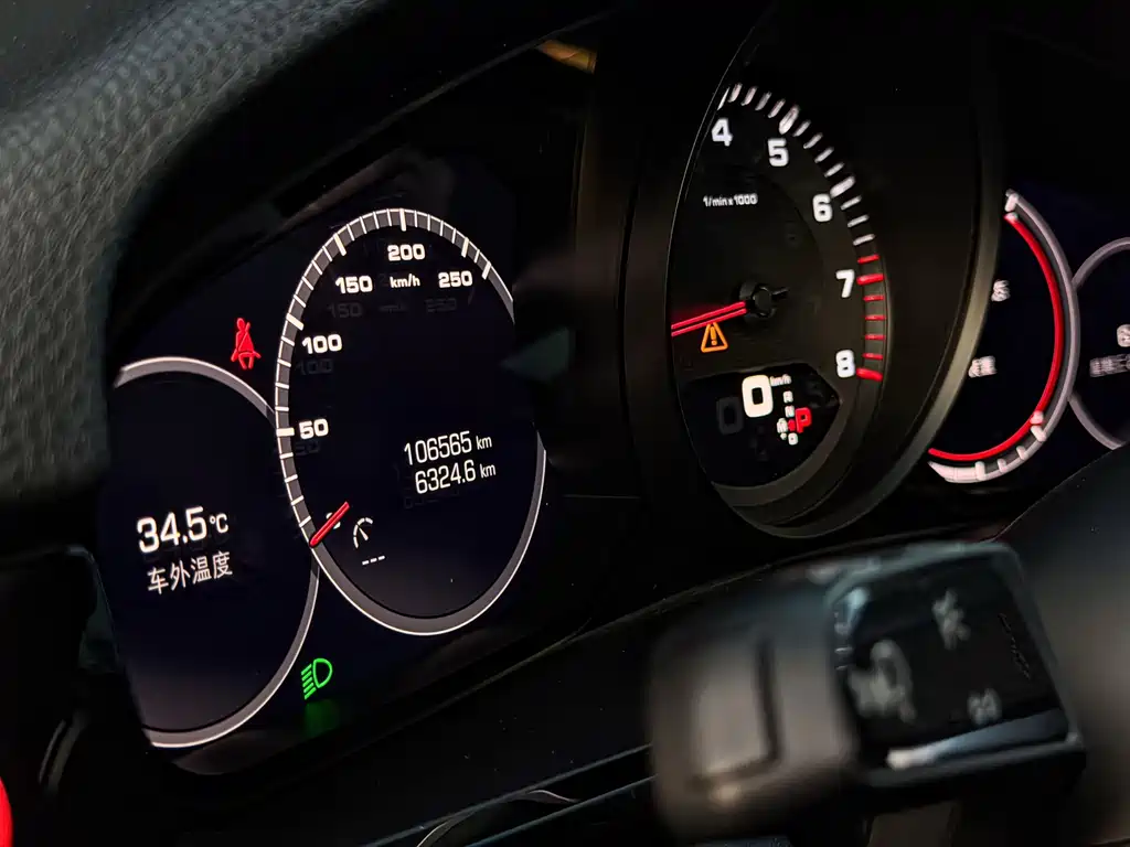 Porsche Cayenne — миниатюра 9