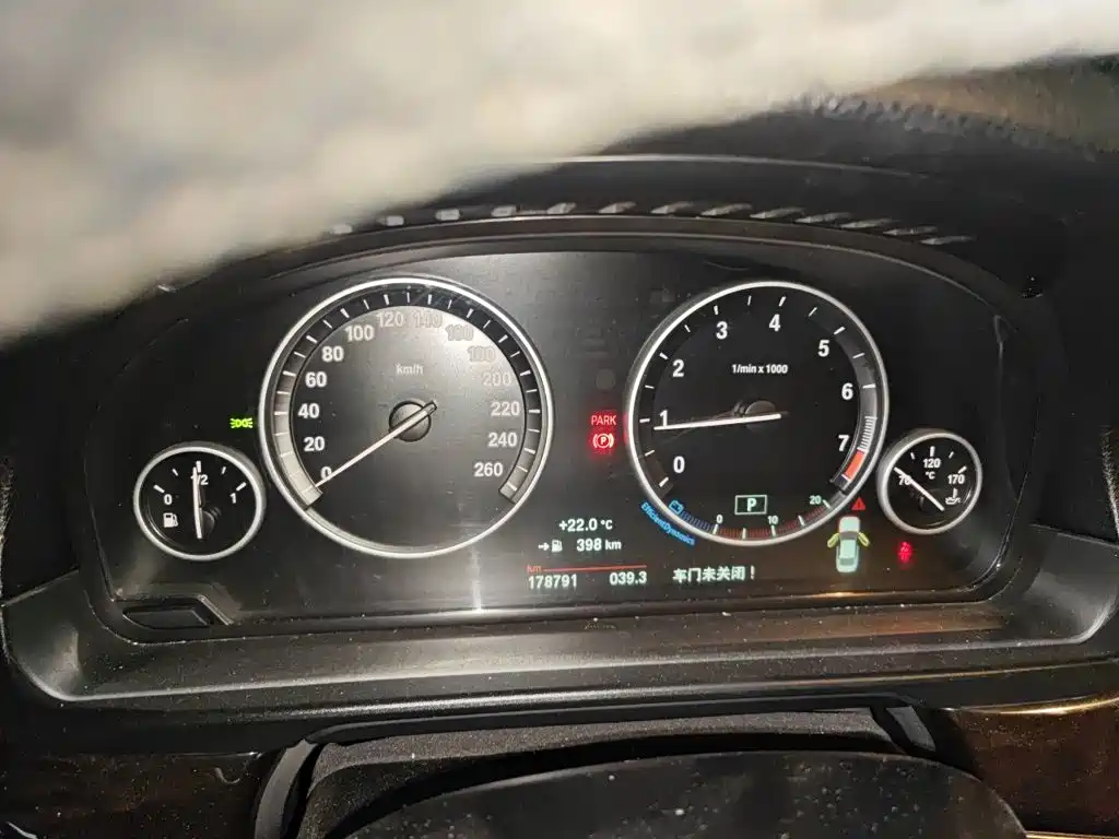 BMW 5 Series — миниатюра 12