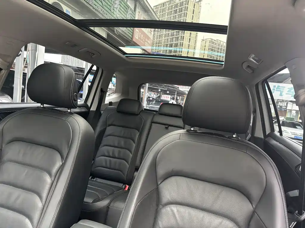 Volkswagen Tiguan L — миниатюра 19