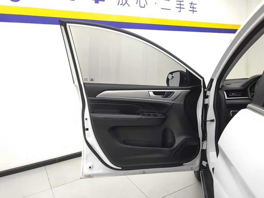 Haval Haval M6 1.5 л 2021 г. Белый, пробег 12500 км