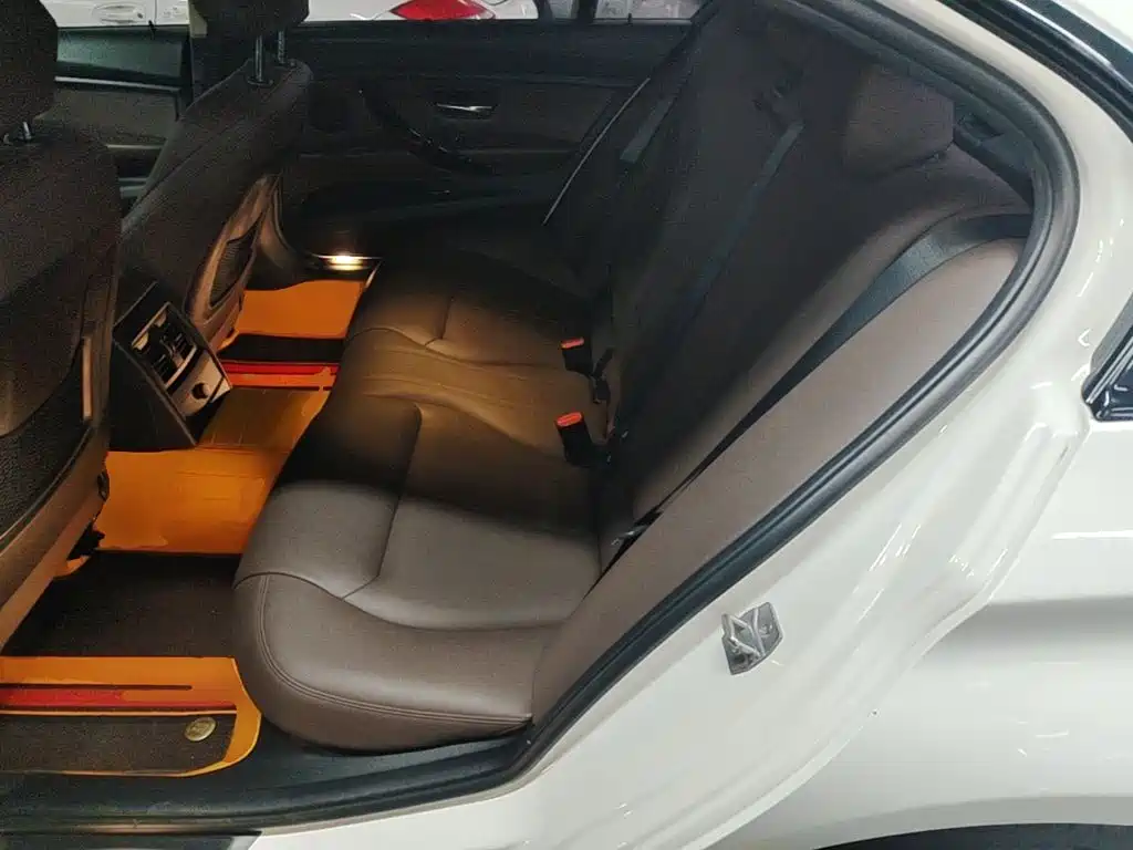 BMW 3 Series — миниатюра 17