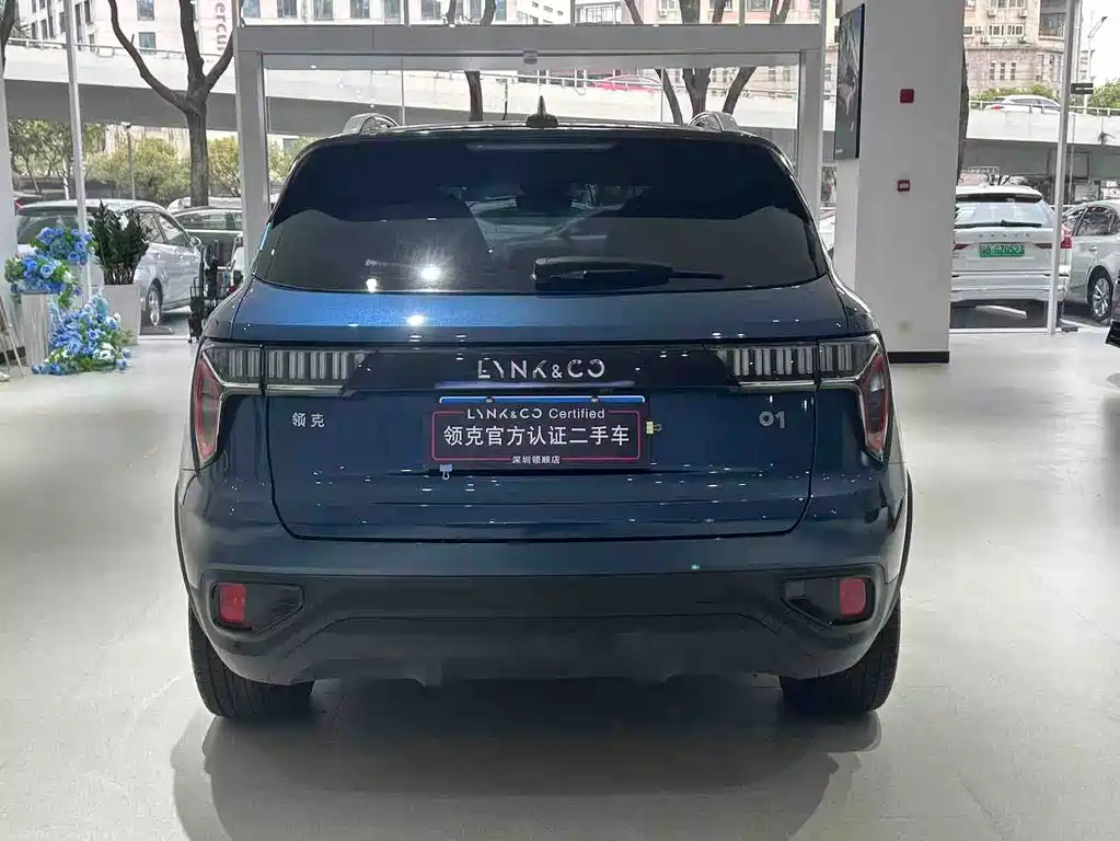 Lynk & Co 01 2017 2.0T Pro
